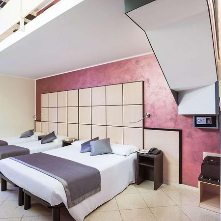 Hotel Ibis Styles Milano Centro Esterno foto