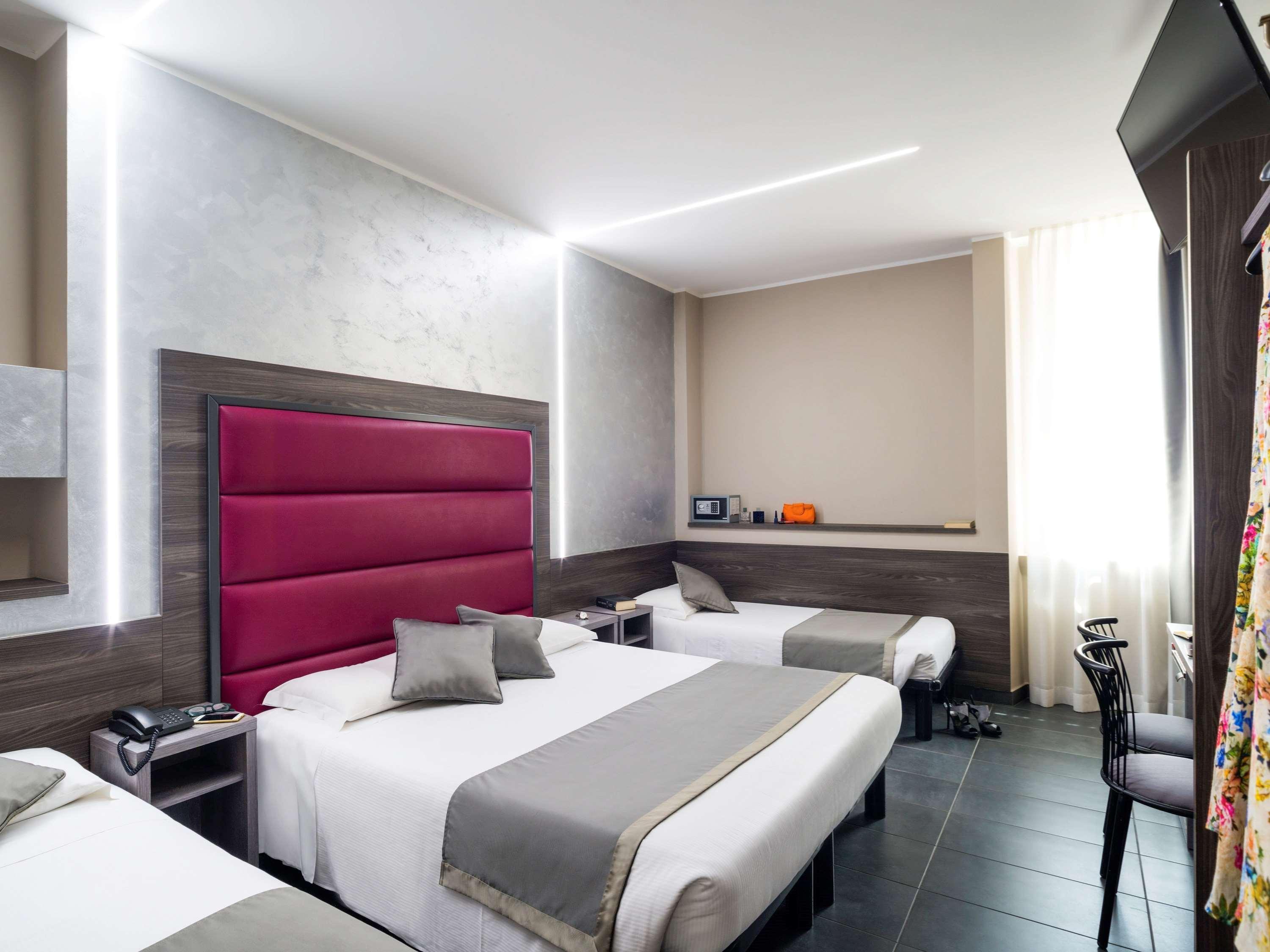 Hotel Ibis Styles Milano Centro Esterno foto