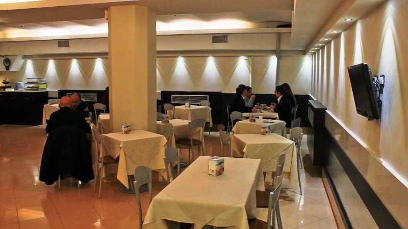 Hotel Ibis Styles Milano Centro Esterno foto