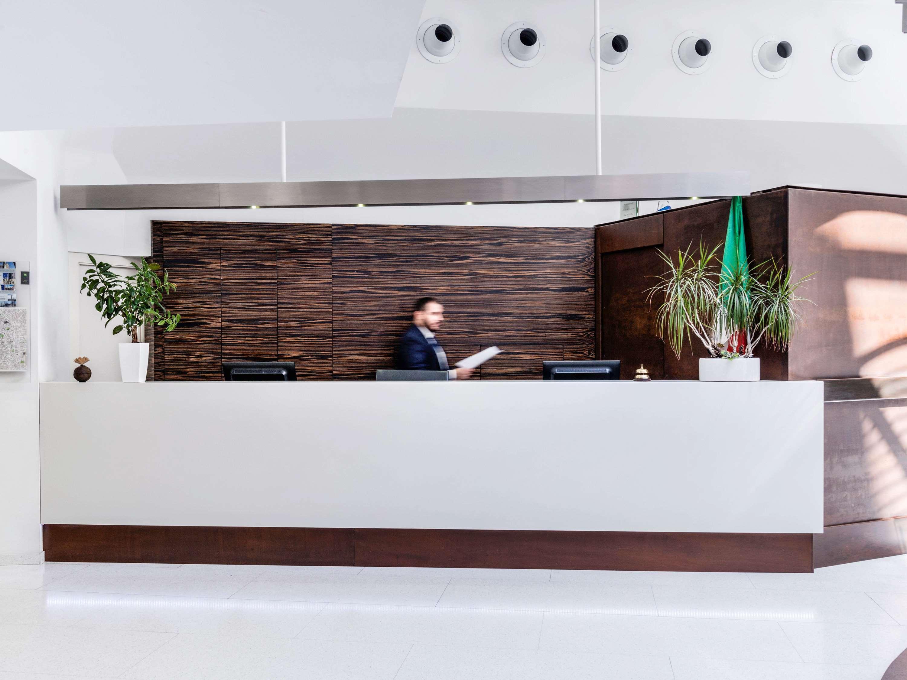 Hotel Ibis Styles Milano Centro Esterno foto