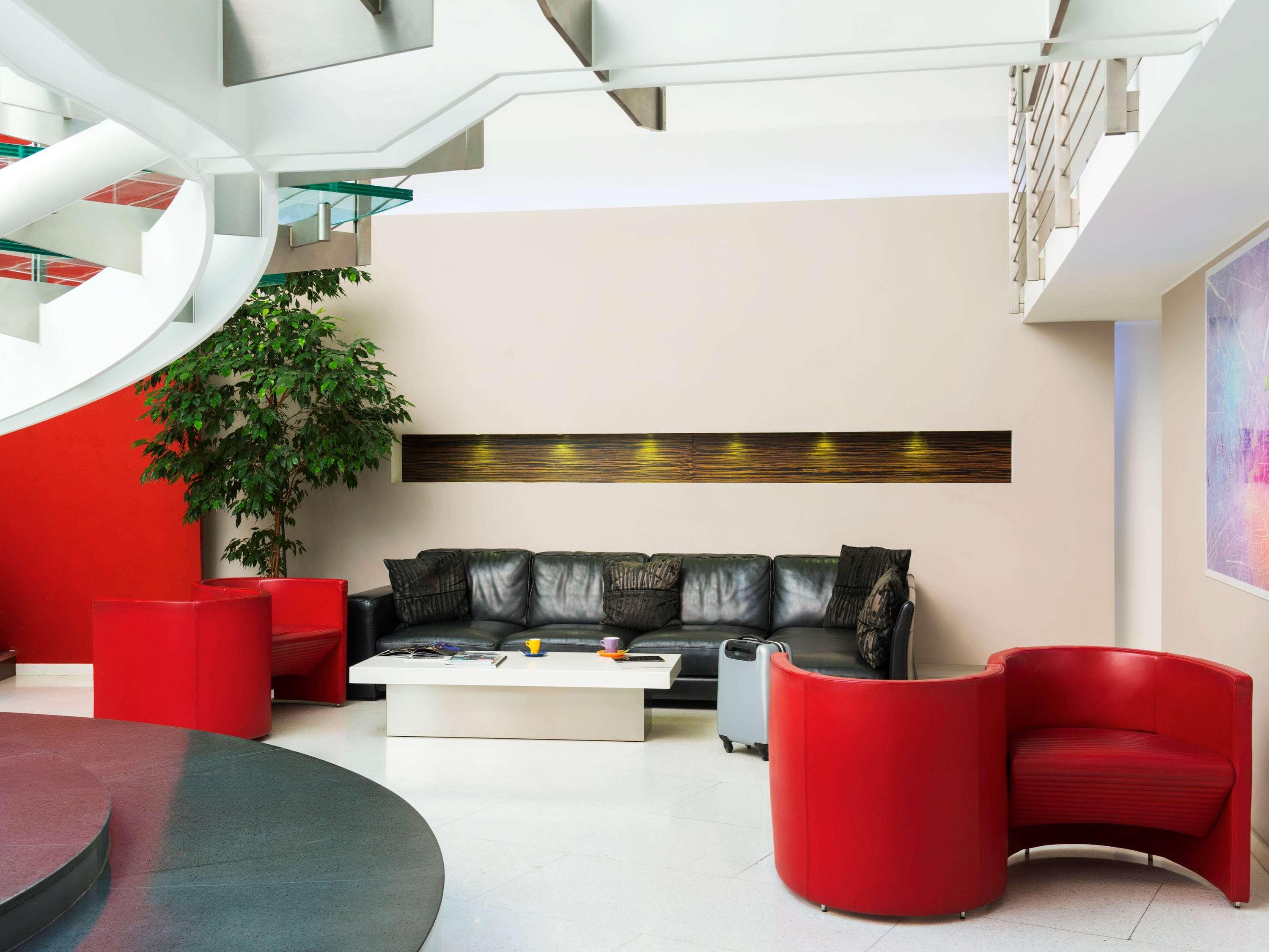Hotel Ibis Styles Milano Centro Esterno foto