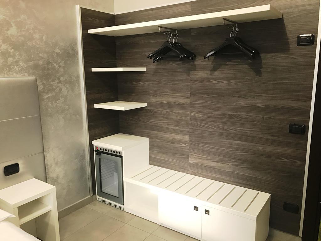 Hotel Ibis Styles Milano Centro Esterno foto