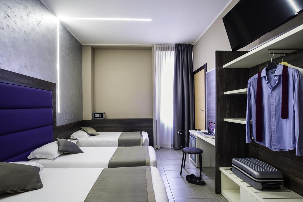 Hotel Ibis Styles Milano Centro Esterno foto