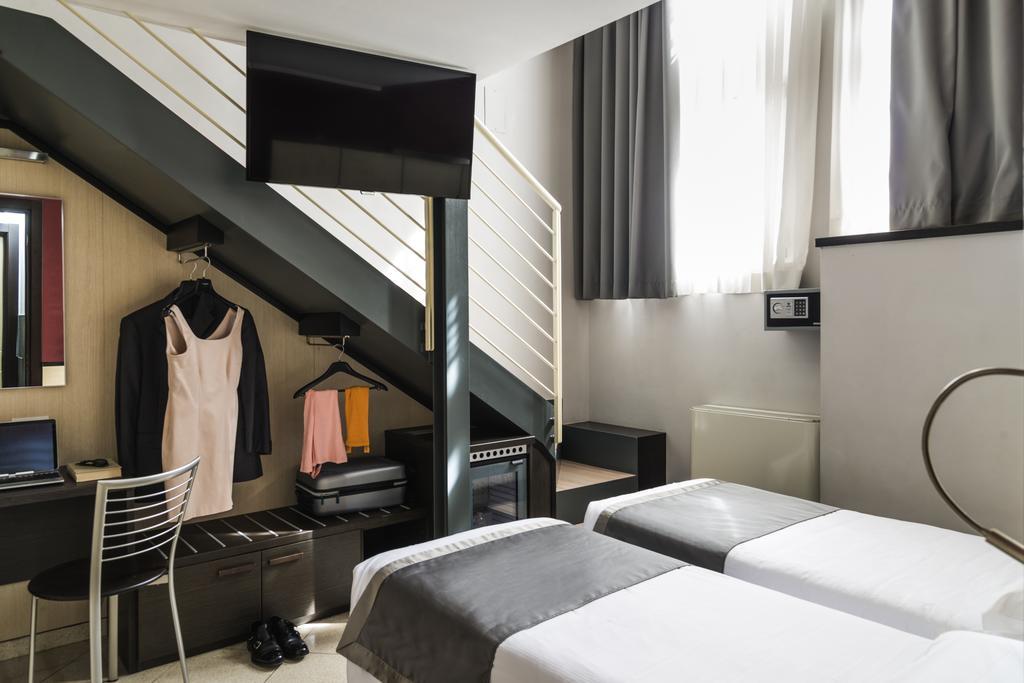 Hotel Ibis Styles Milano Centro Esterno foto