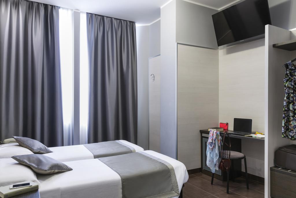 Hotel Ibis Styles Milano Centro Esterno foto