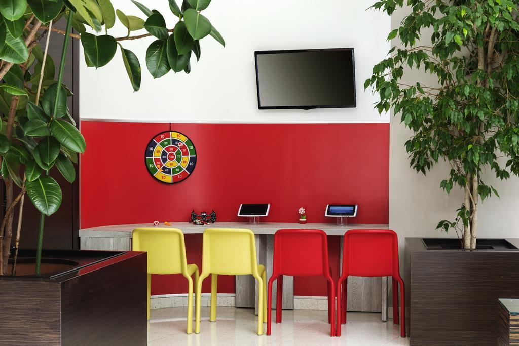 Hotel Ibis Styles Milano Centro Esterno foto
