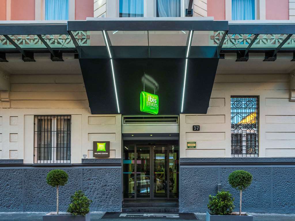 Hotel Ibis Styles Milano Centro Esterno foto